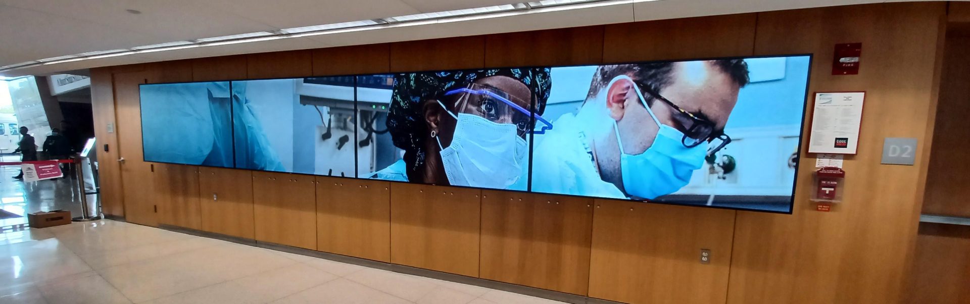 Mount Sinai Medial Center uses DVI to sync 4 players in the lobby